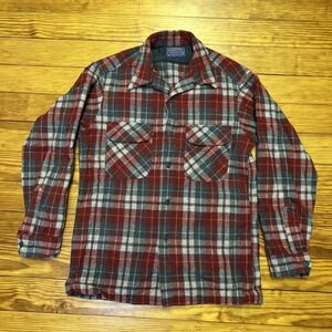 Vintage Pendleton Shirt Mens M  Flap Pockets Loop Collar Virgin Wool Plaid Red